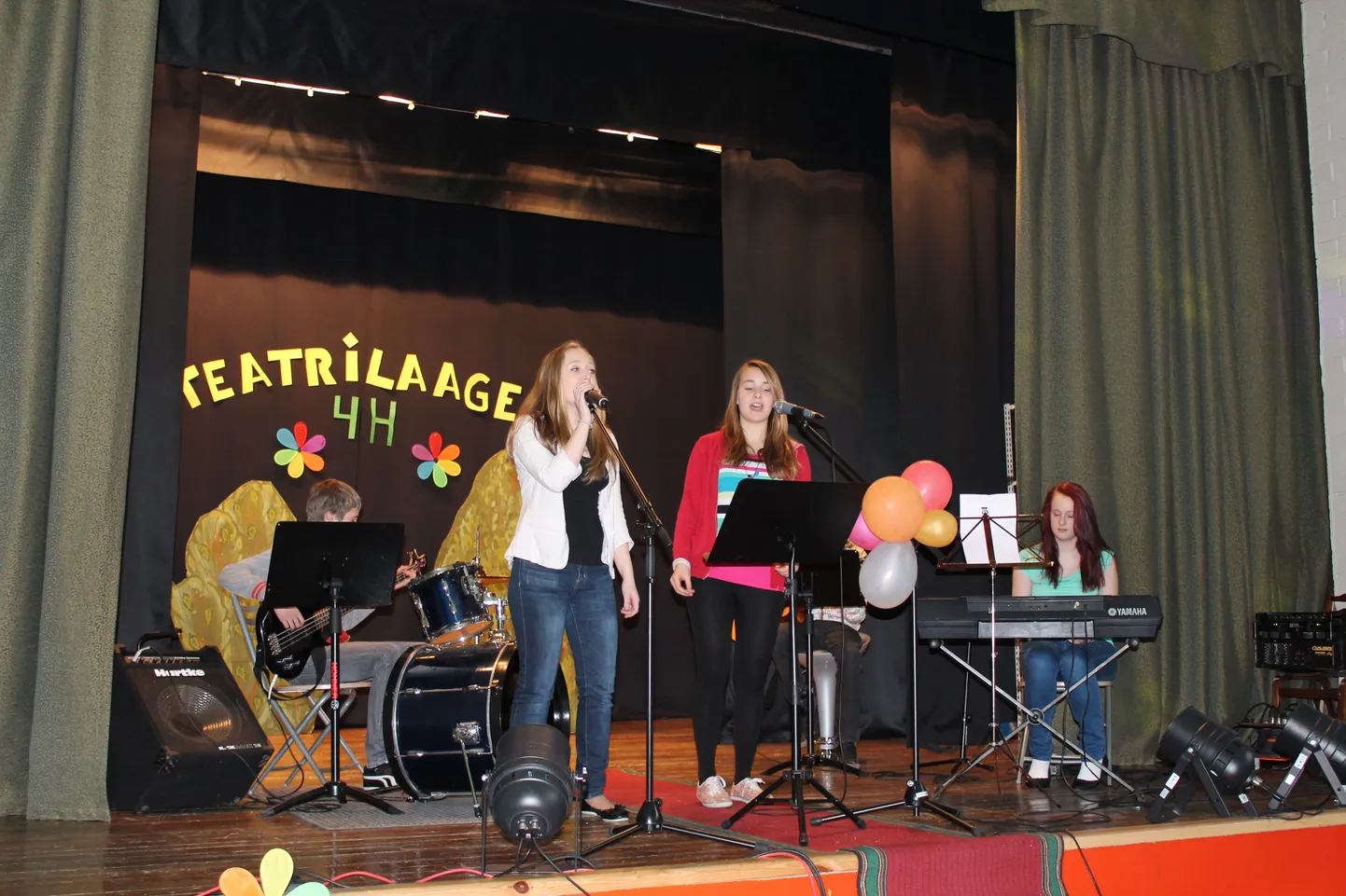 Pärnumaa 4H teatripäev Tõstamaal.