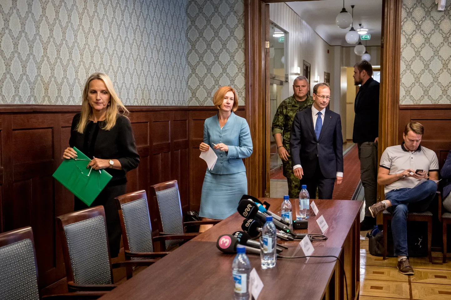 Tänane pressikonverents riigiprokuratuuris riigireetmises kahtlustatavate kinnipidamise teemal.