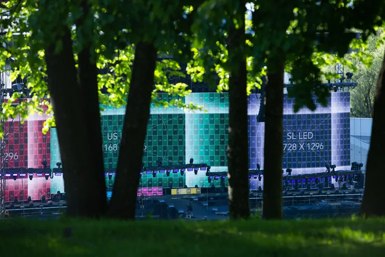 Bon Jovi lavaehitus Tallinna lauluväljakul.