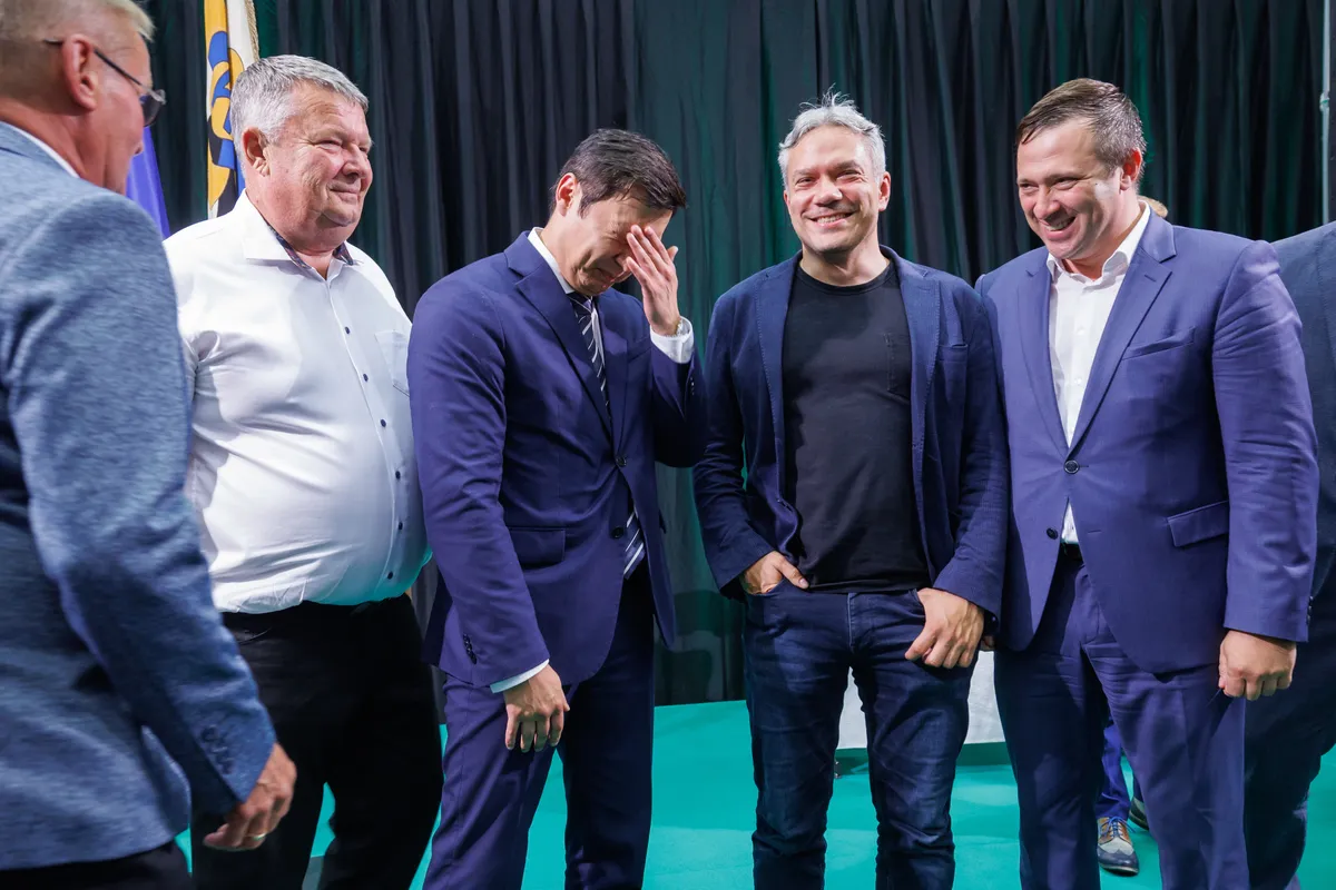 Слева направо: Яак Ааб, Михкель Ундрест, Михаил Кылварт, Андрей Коробейник, Вадим Белобровцев. 