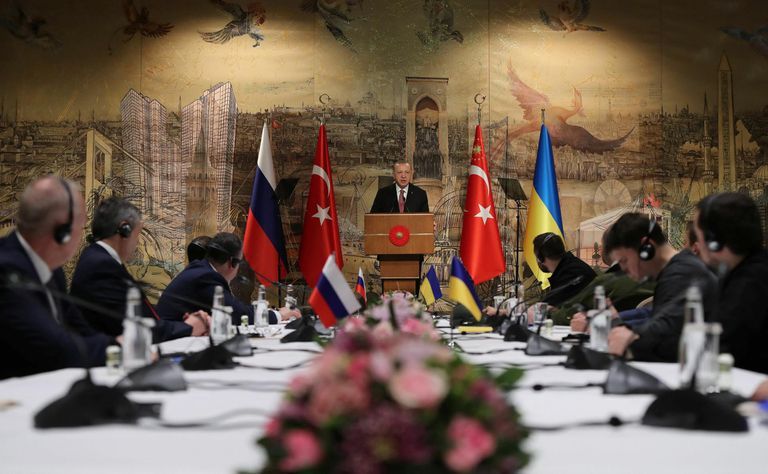 Президент Турции Реджеп Тайип Эрдоган выступил посредником на переговорах между Украиной и Россией в Стамбуле 29 марта.