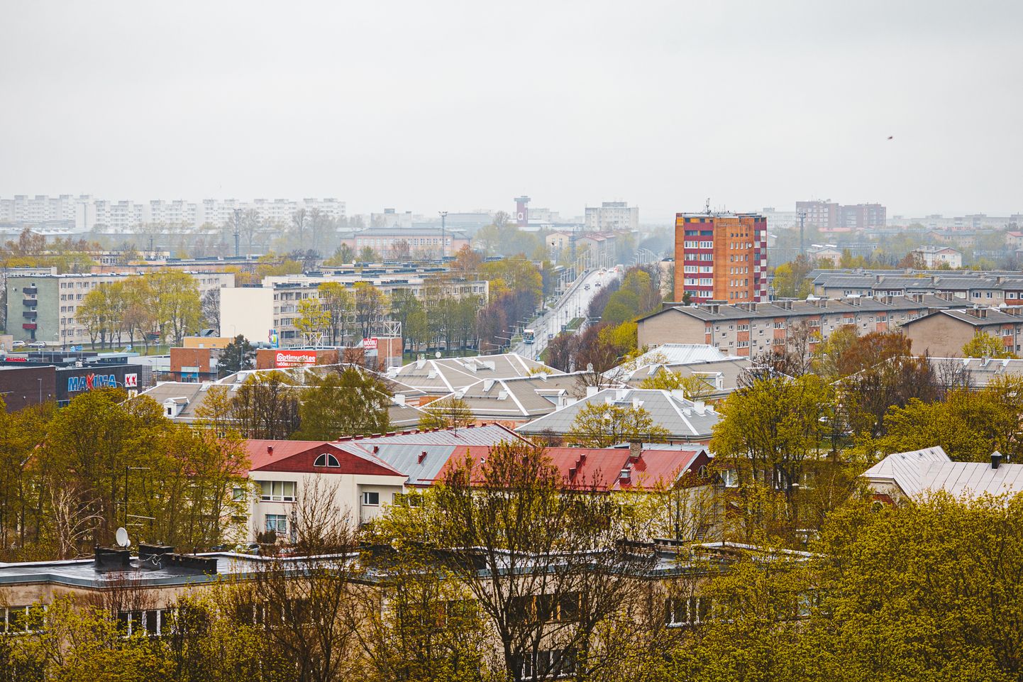 Вид с высоты птичьего полета на жилые кварталы Кренгольмского района Нарвы.