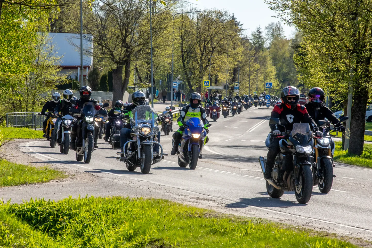 Eesti mootorrattahooaja avamine Pärnus 2024. aastal.