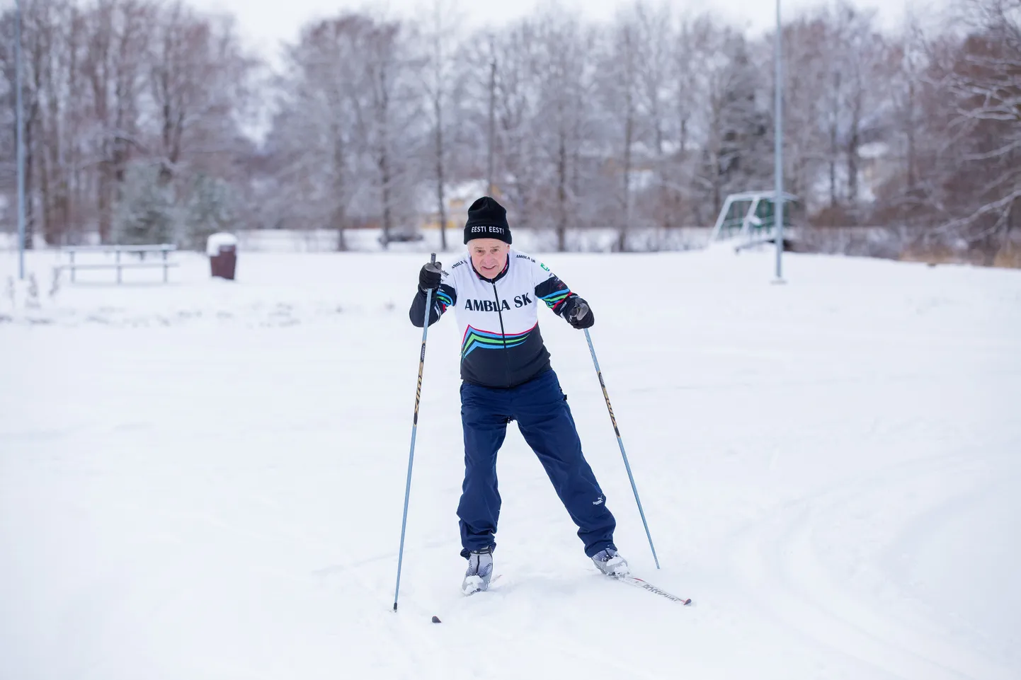 Paidelane Riho Kapp naudib nii uisutamist, kepikõndi, lauatennist kui ka rattasõitu, aga talvel tuleb muidugi ka suusad alla panna.