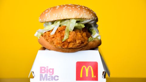 КУПИЛИ БЫ? ⟩ Австрийский McDonald’s выпустил гель для душа с ароматом популярного бургера