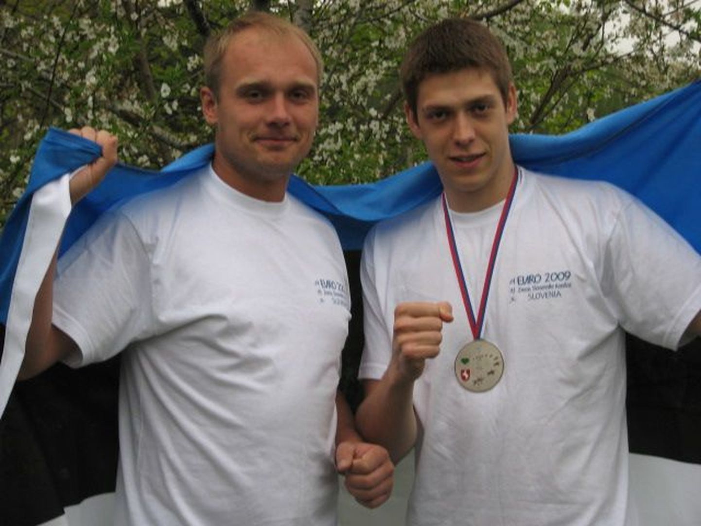 Sten Anslan (paremal) koos treener Ruslan Smirnoviga.