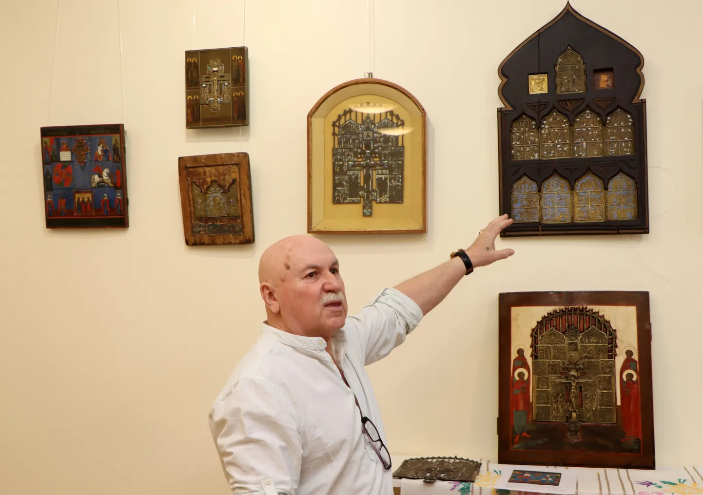 Евгений Сычевский собрал коллекцию икон, многие из которых уникальны.