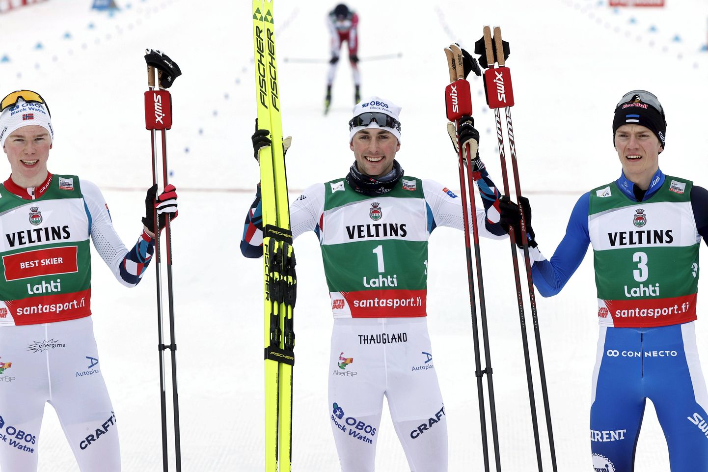 Норвежские лыжники Йенс Офтербро (слева), Ярл Магнус Риибер (в центре) и эстонский лыжник Кристьян Ильвес. Иллюстративное фото.