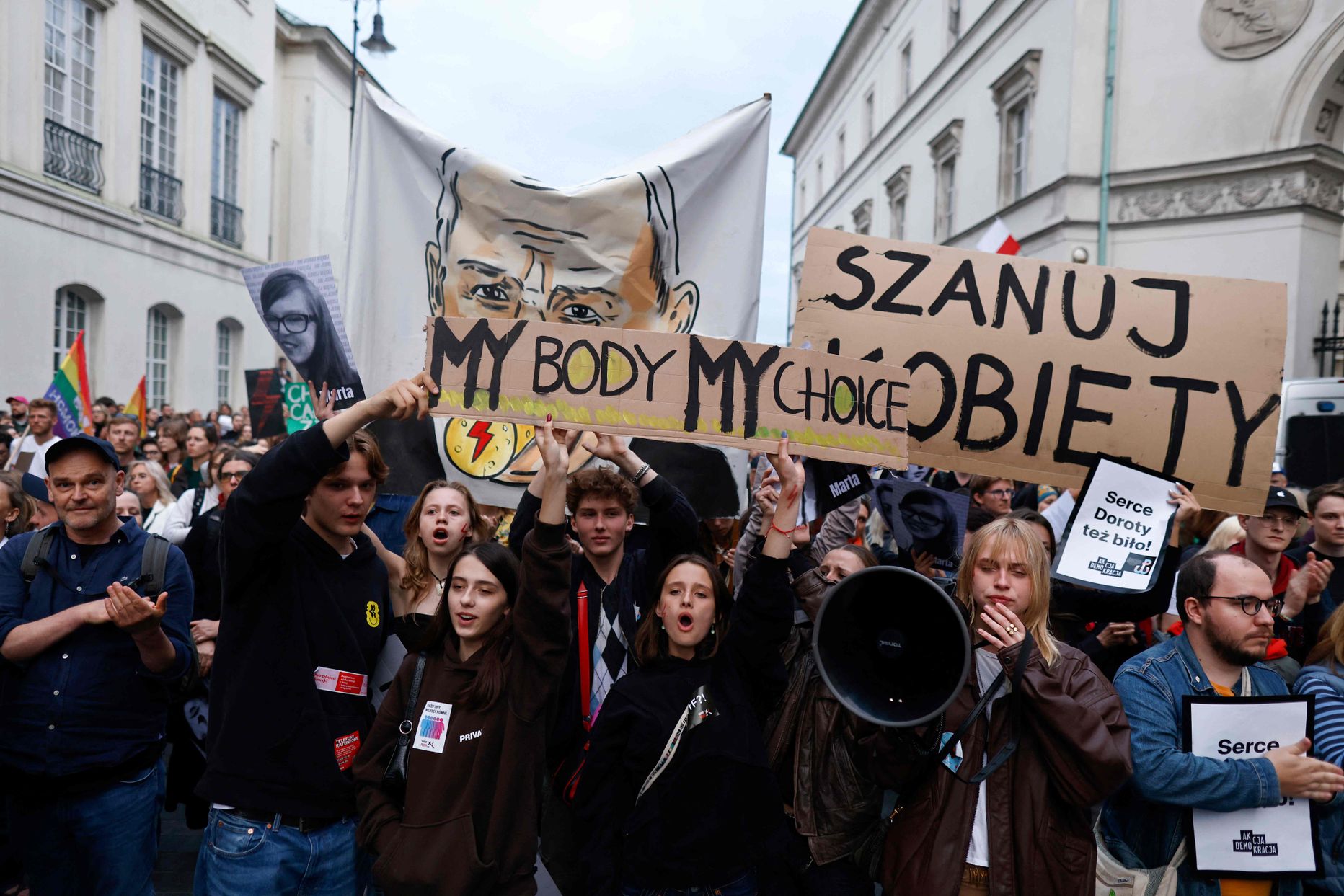 В Польше прошли марши сторонников абортов.