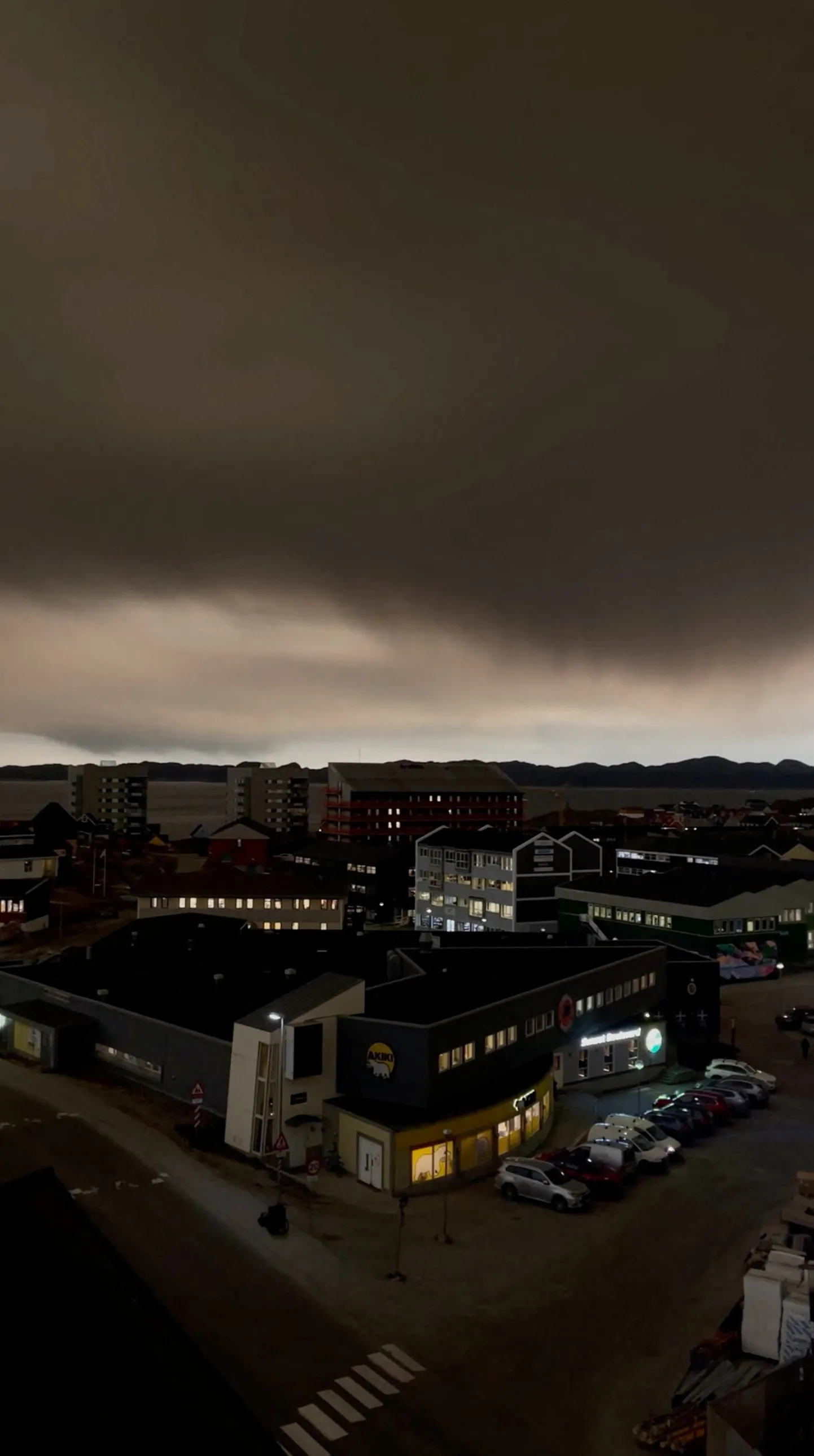 Kanada metsatulekahjude suits muutis pimedaks Gröönimaa taeva.
