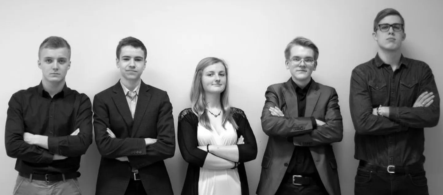 Reaalkooli õpilased lõid uudse töövahendusteenuse - Kaarel Kotkas, Uku Tammet, Kätlin Tammiste, Rainer Urmas Maine ja Jörgen Jõulu