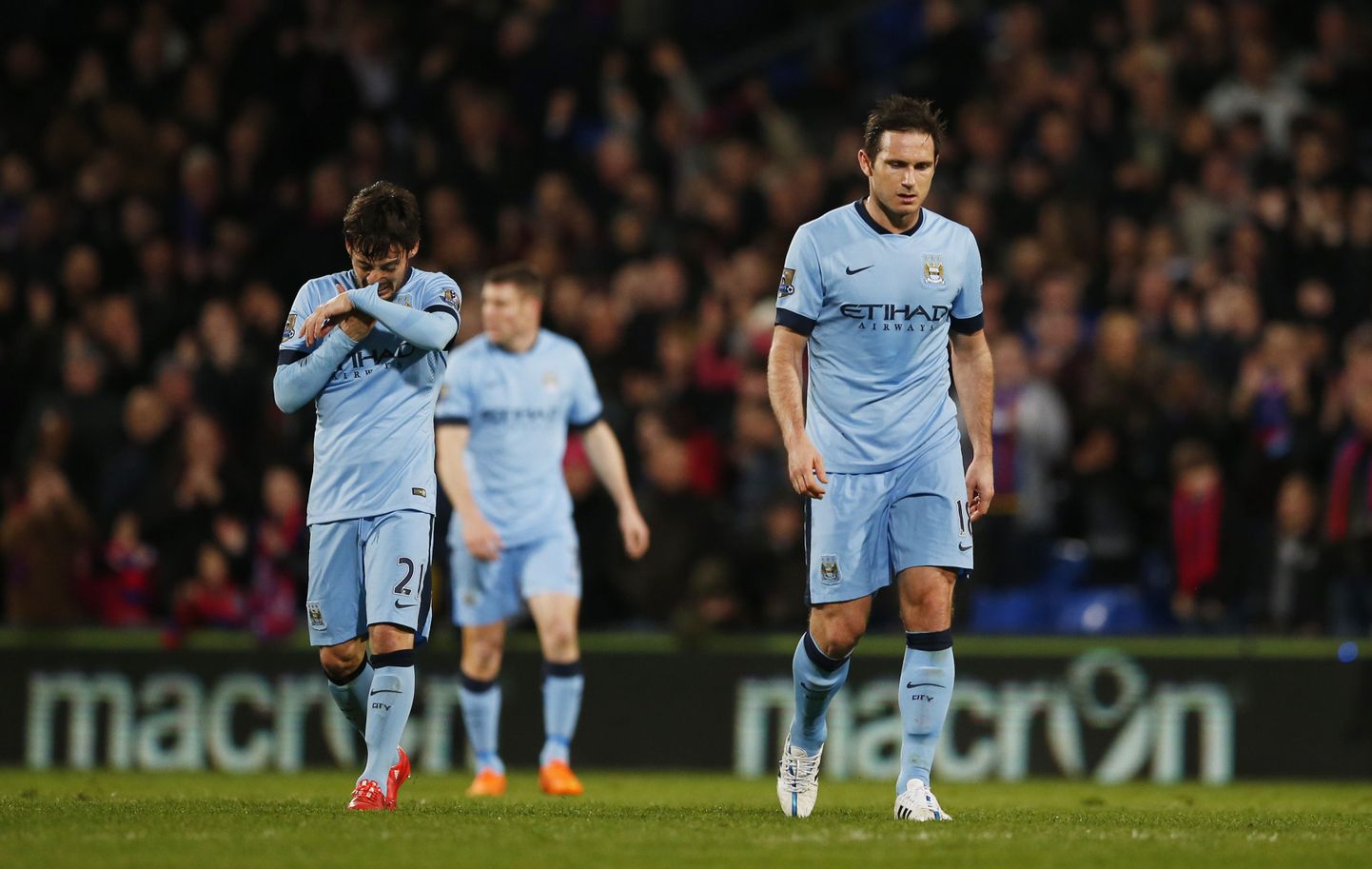 Pettunud Manchester City mängijad David Silva (vasakul) ja Frank Lampard pärast kaotust Crystal Palace'ile.