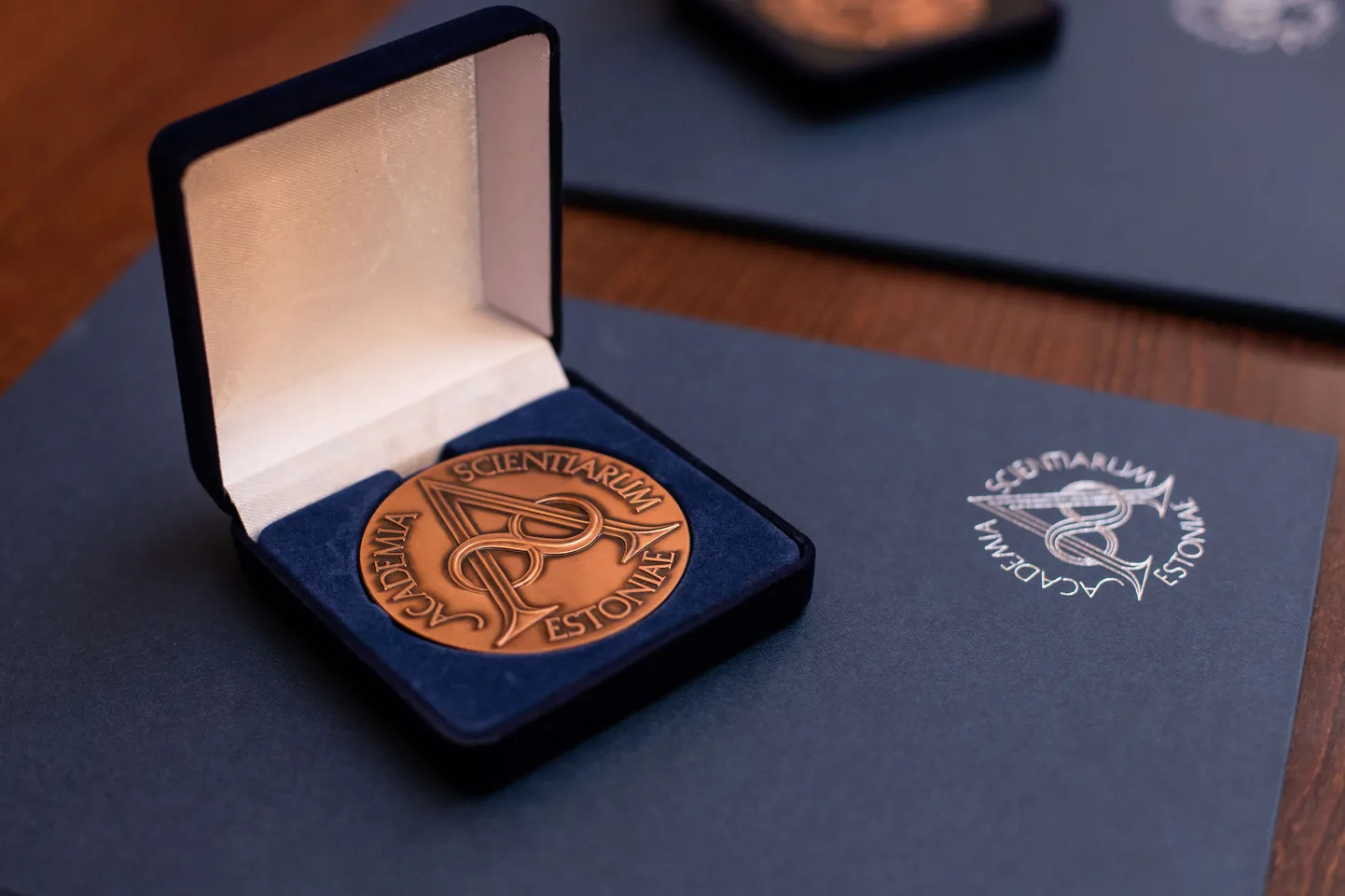Eesti teaduste akadeemia medal.