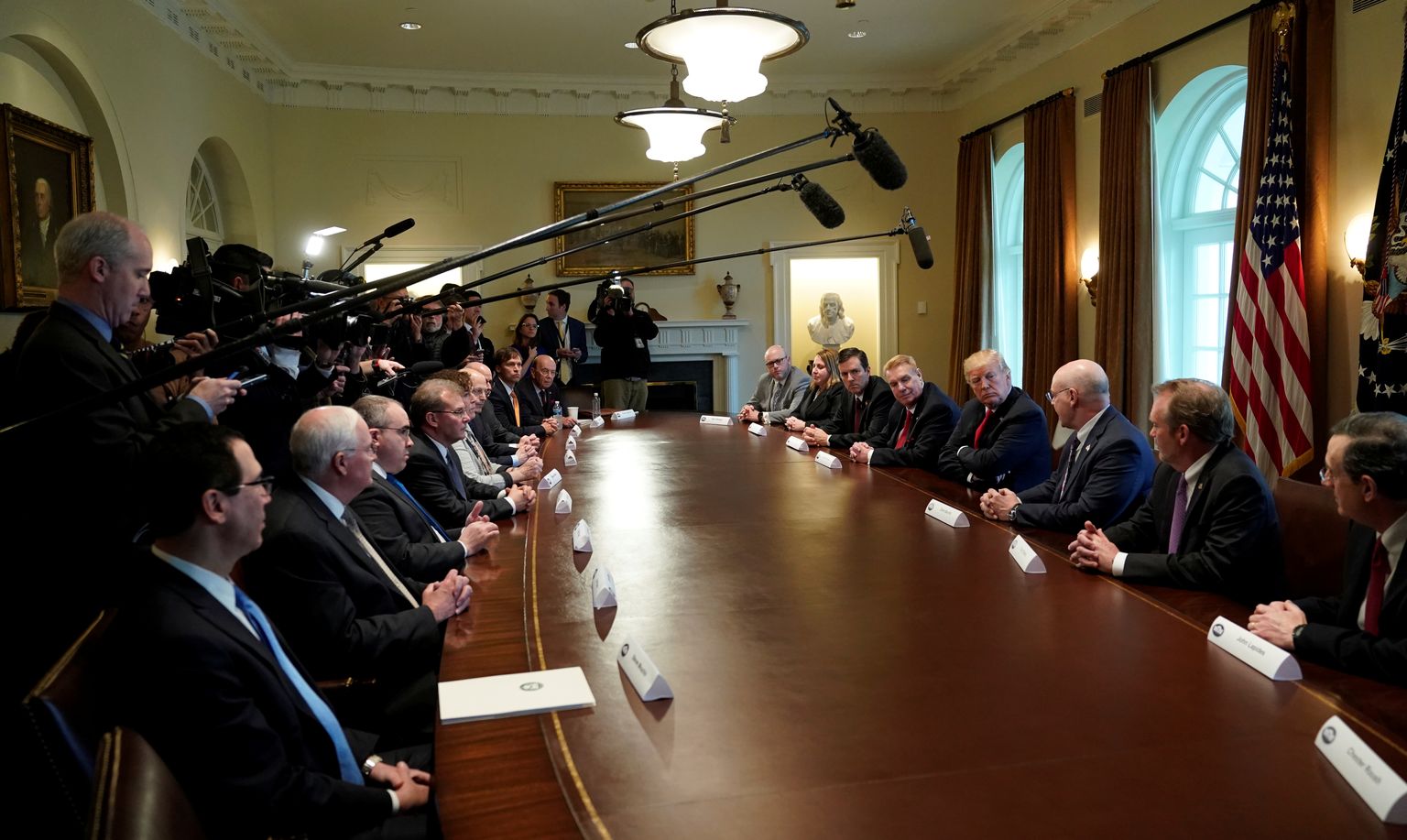 Donald Trumpi kohtumine tööstusjuhtidega, kus ta teatas imporditollide kehtestamisest.