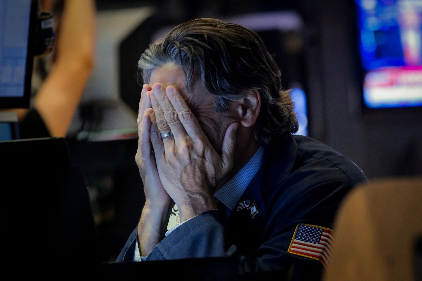 Börsimaakleri reaktsioon New Yorgi börsil mustale esmaspäevale