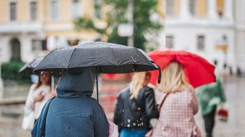V sredo izdano opozorilo o nevihtah in močnem dežju