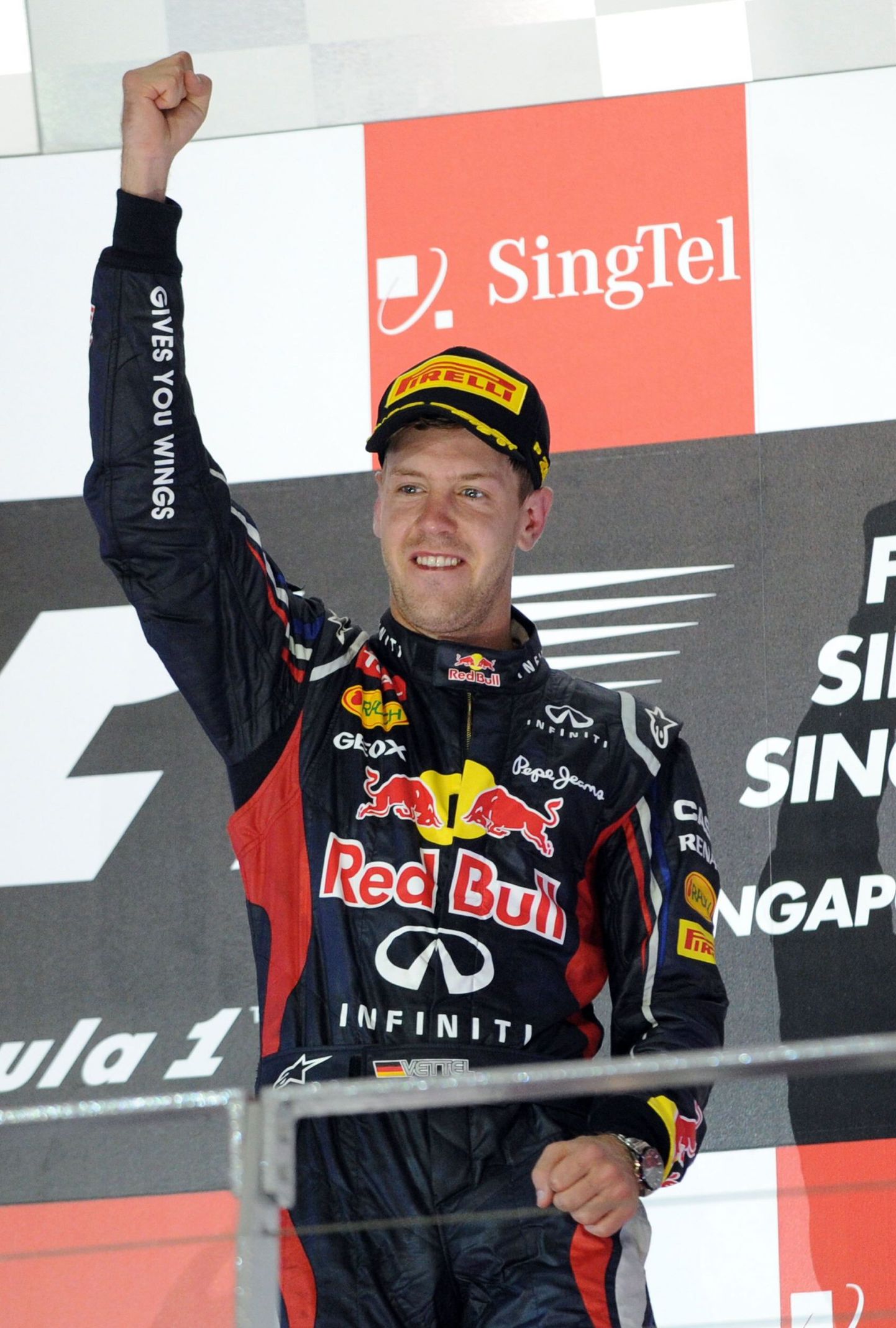 Sebastian Vettel pääses Singapuris poodiumi kõrgeimale astmele.