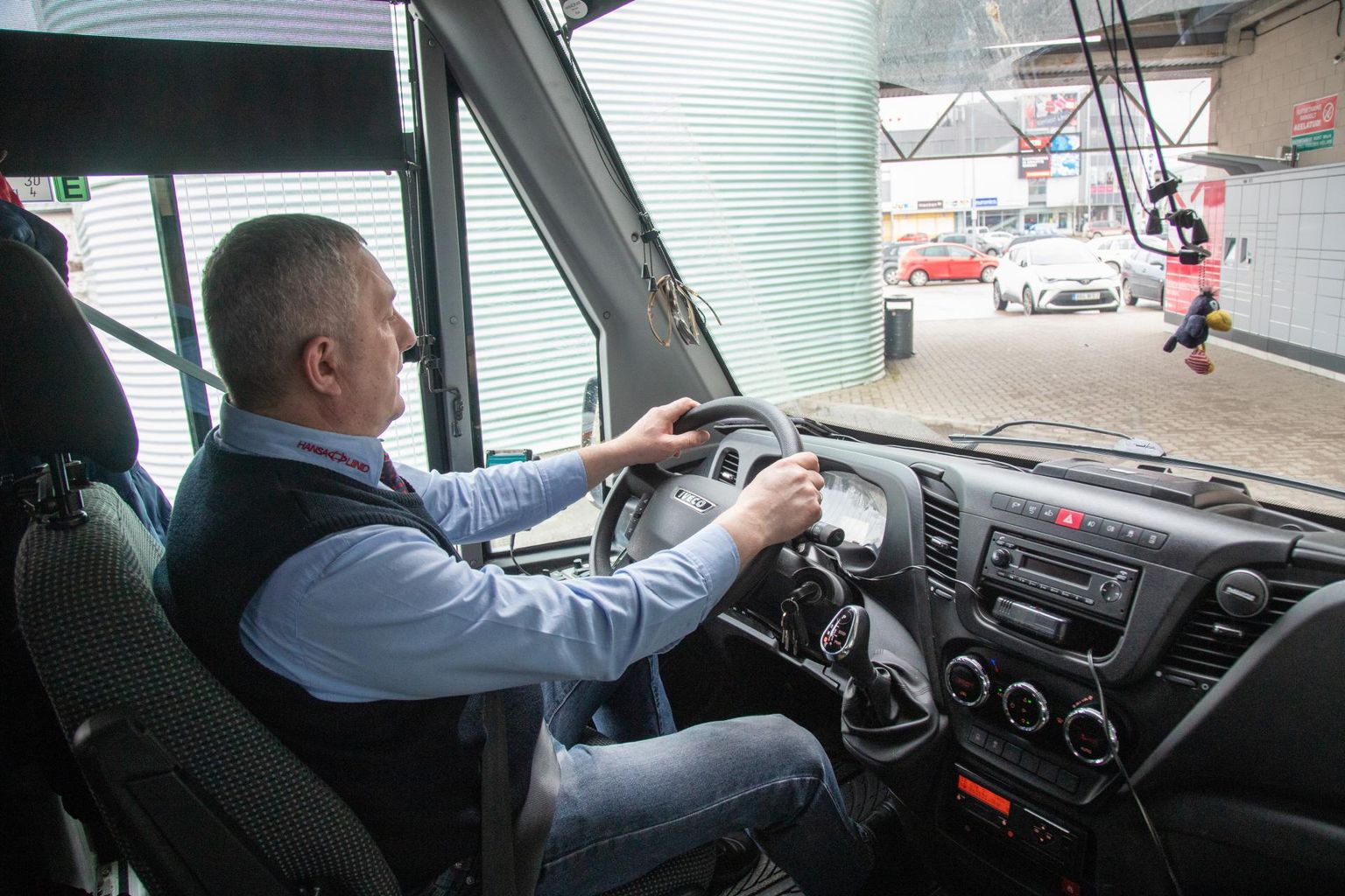Bussijuhid jäid maakonnaliinil nr 335 hätta töö- ja puhkeajanõuetest kinnipidamisega.