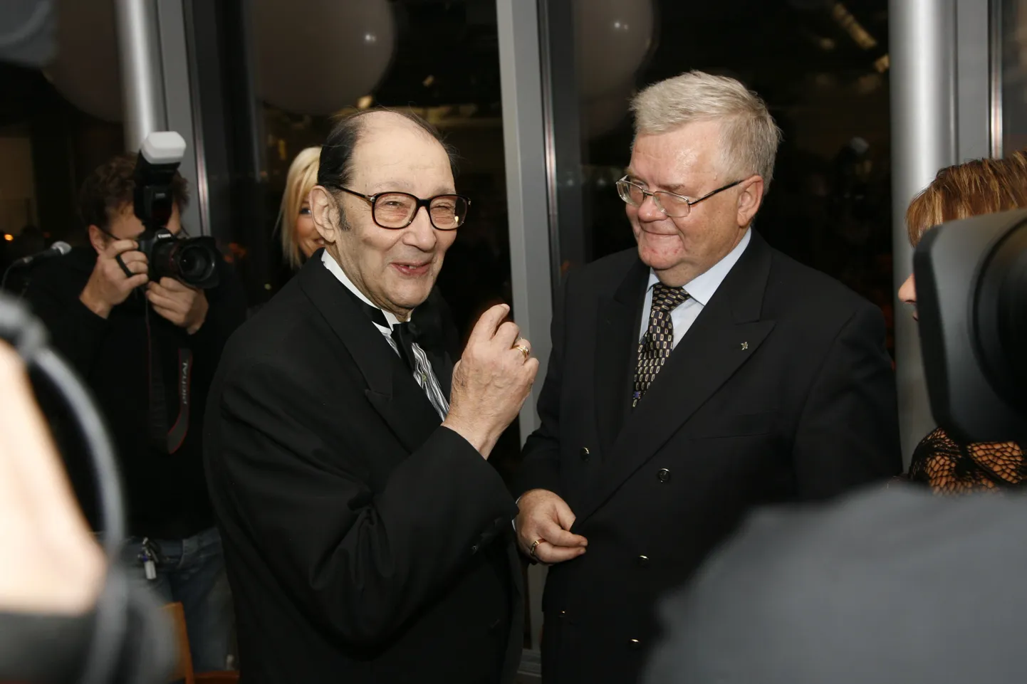 Nokia kontserdimajas  esietendus "Prügikast  3 ehk Eesti Masurka".  Peale etendust tähistati Eino Baskini 80. sünnipäeva.