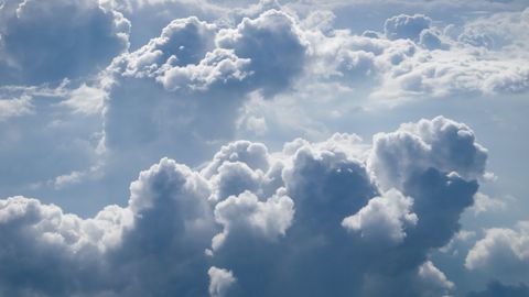 Svētdien saule mīsies ar mākoņiem