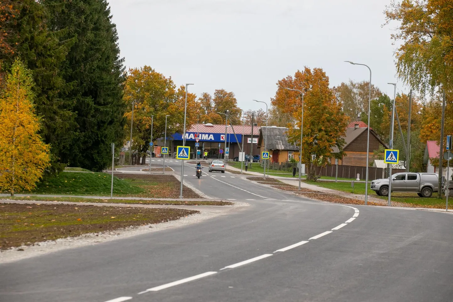 Tapa Õhtu puiestee sai uue muldkeha ja katte ning muutus silmapettena ka lühemaks.