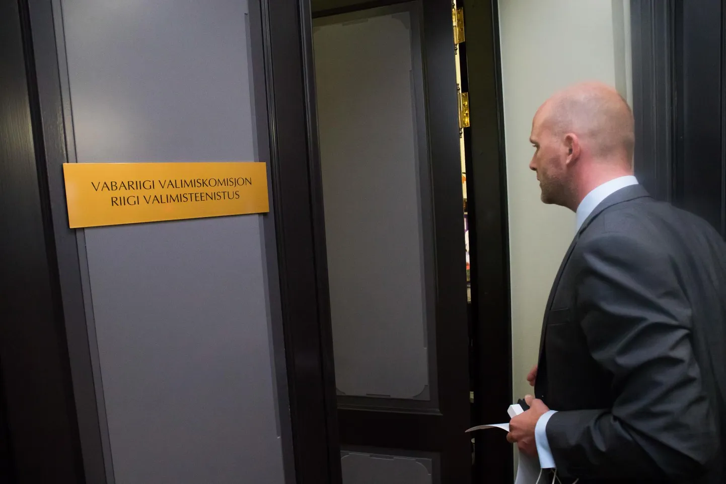 Vabariigi valimiskomisjon registreerib 22. jaanuariks riigikogu valimiste kandidaadid, kelle dokumendid on nõuetekohaselt vormistatud.