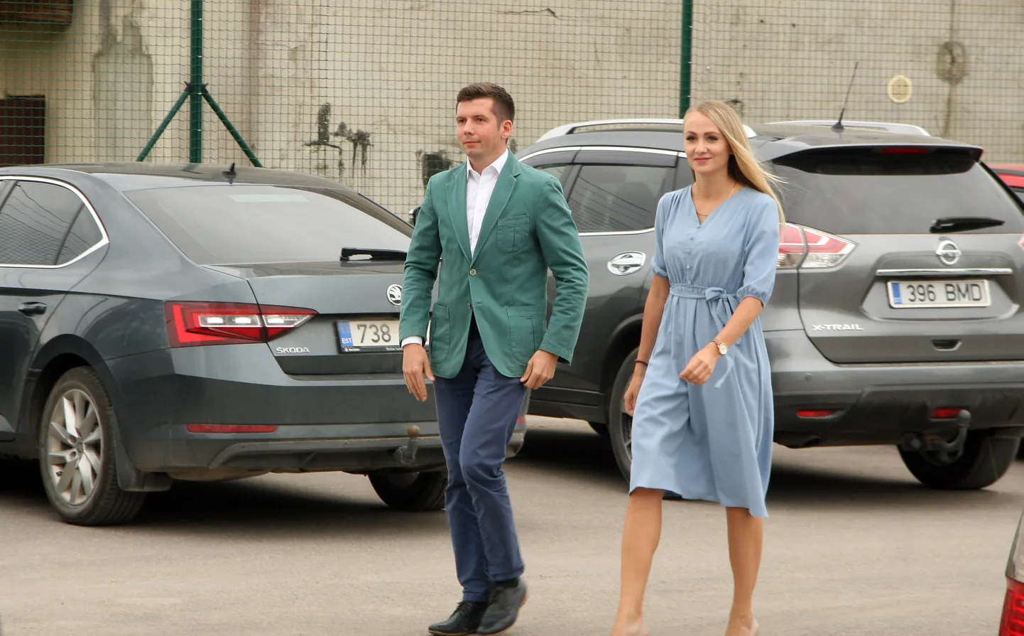 Jõhvi volikogu liige Martin Repinski ja tema elukaaslane, endine volikogu liige Jekaterina Vassiljeva ostsid elamise Harjumaale, kuid Repinski sõnul jääb tema elukoht endiselt Jõhvi.