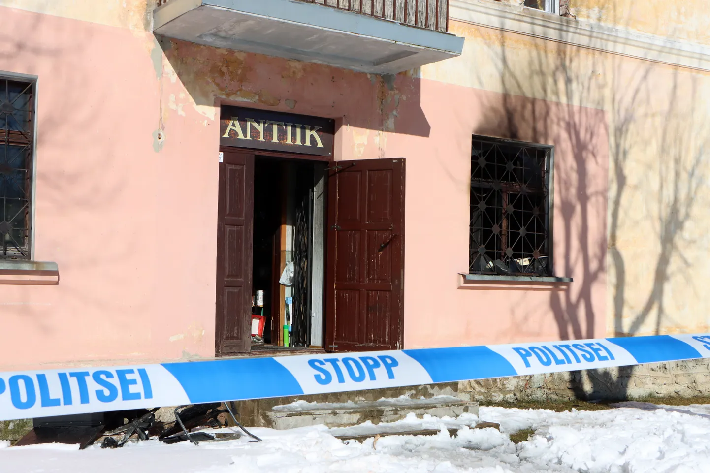 Plahvatus ja põleng antiigipoes Kohtla-Järvel mullu märtsis tekitasid selle omanikule raskeid põletushaavu.