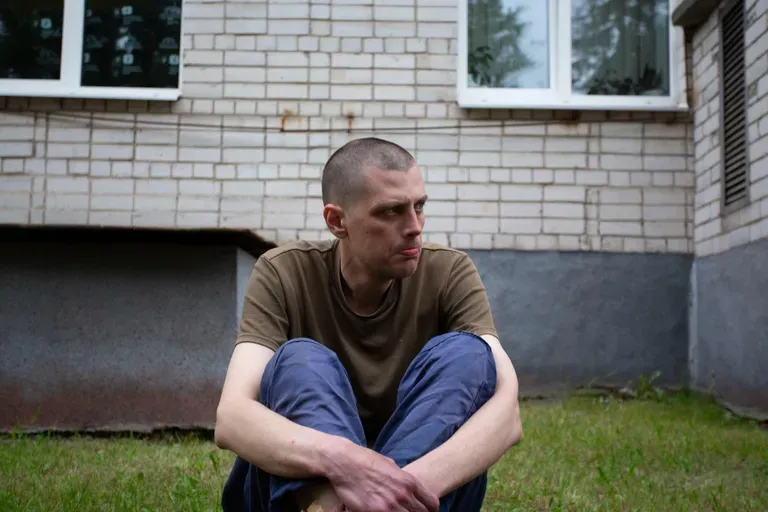 Освободившись после 15 месяцев плена, Юрий узнал, что его единственный близкий человек, отец, умер.