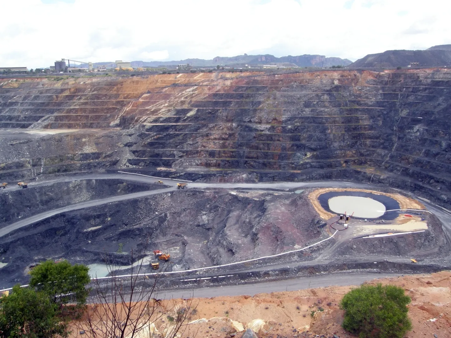 Austraalia on küll uraani kaevandav ja eksportiv riik, aga energiat uraanist ei muundata. Pildil Rangeri uraanikaevandus. Austraalias on küll olemas tuumareaktor, aga see on vaid teadusuuringuteks – energiat sellega ei toodeta.