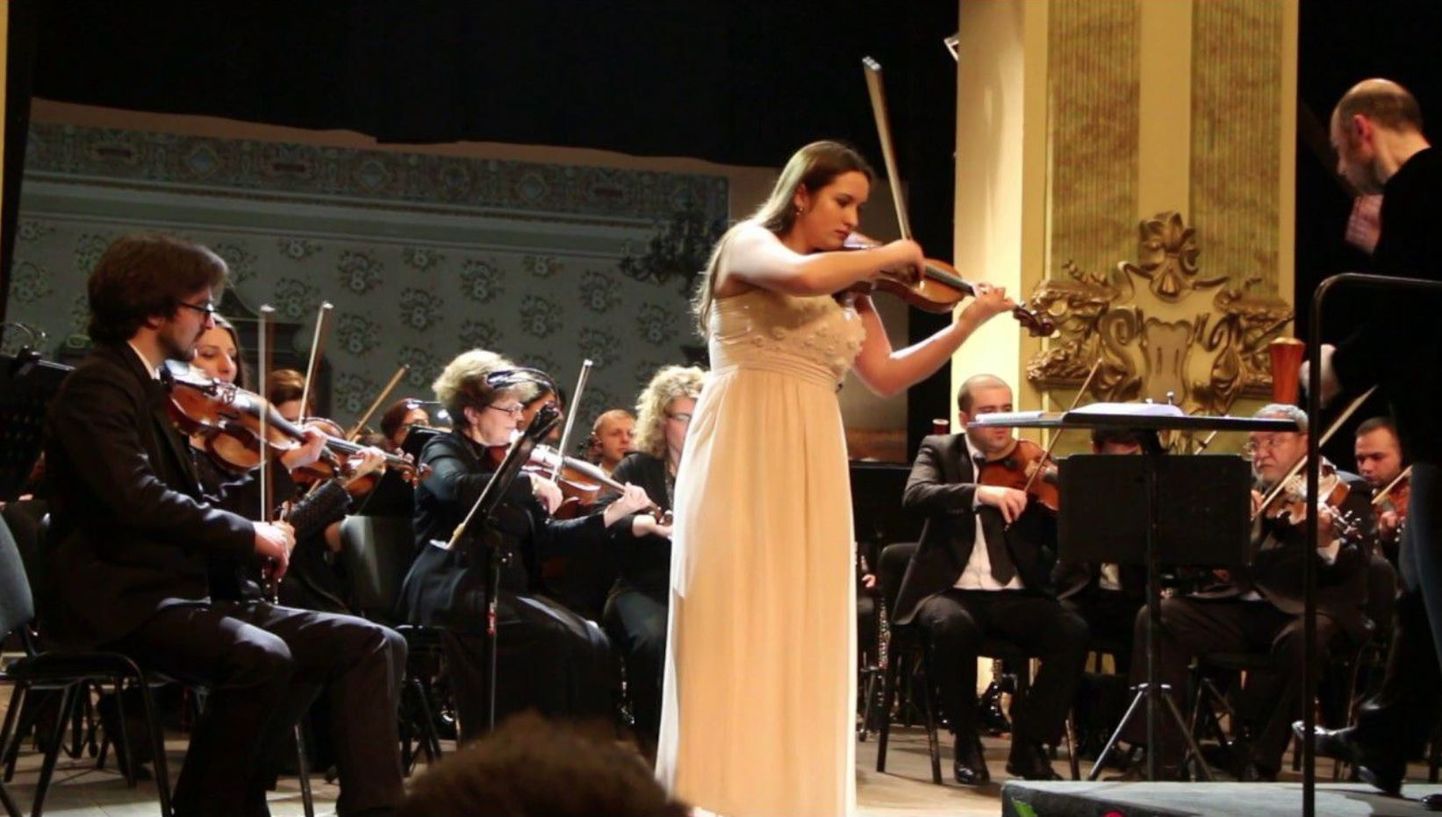 Скрипачка Катя Цуканова