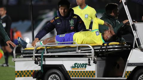 Neymar sai ülikarmi vigastuse, hooaeg on küsimärgi all