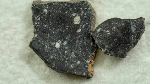 Teadlased leidsid Marsilt pärit meteoriidist midagi, mis pani neid pikalt kukalt kratsima