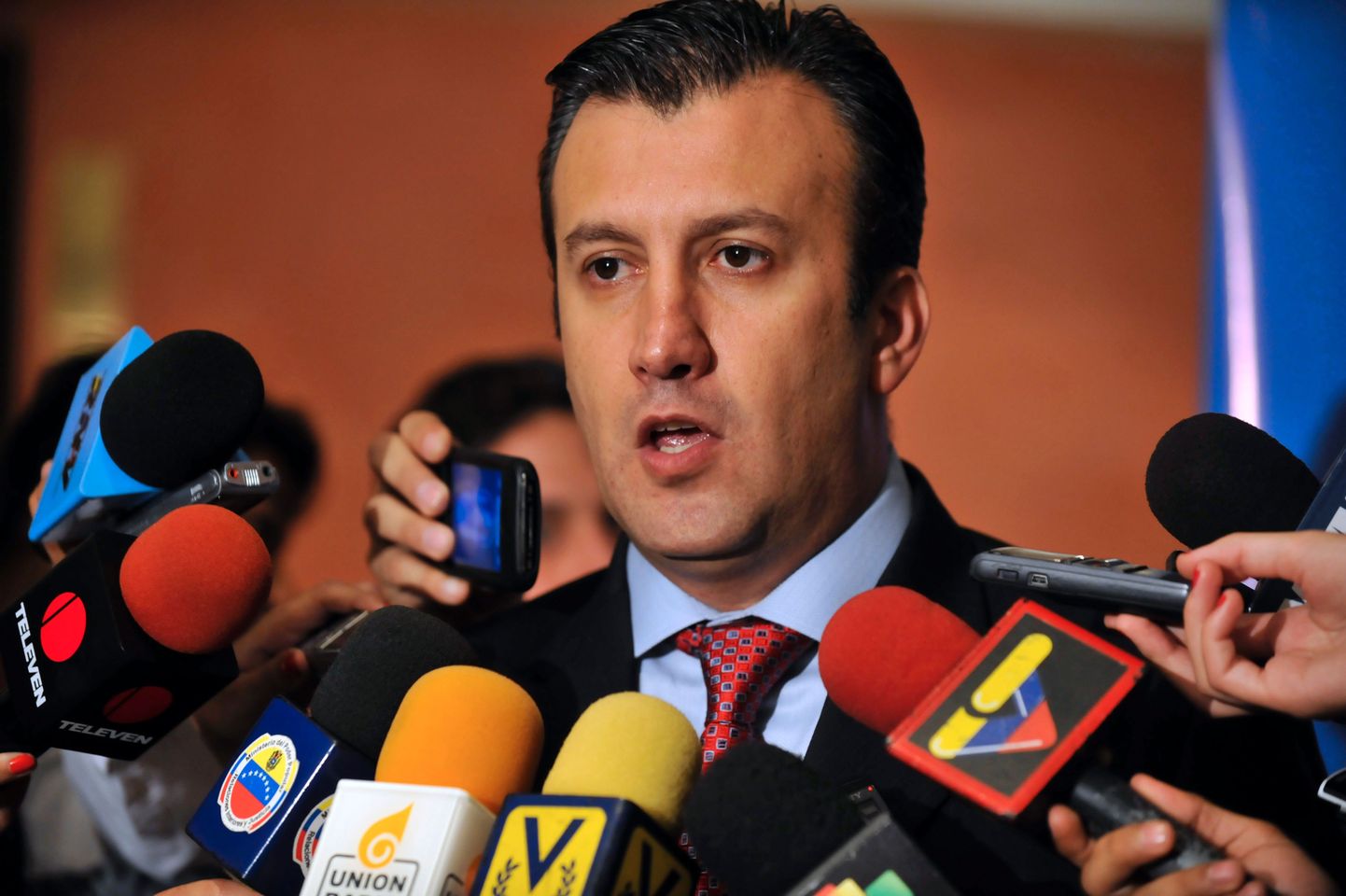 Uimastiäris kahtlustatav Venezuela endine sise- ja justiitsminister Tareck El Aissam.