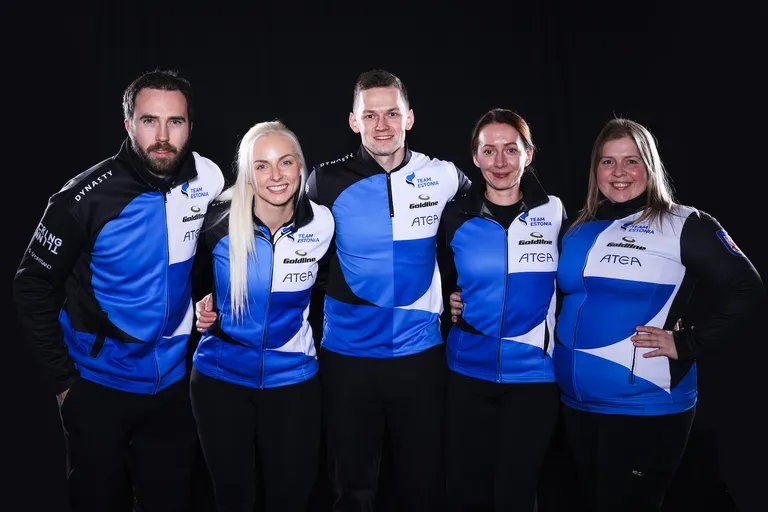 Kaldvee-Lille tim: treener Steffen Walstad (vasakult), Marie Kaldvee, Harri Lill, spordipsühholoog Snežana Stoljarova ja füsioterapeut Sirli Hinn.