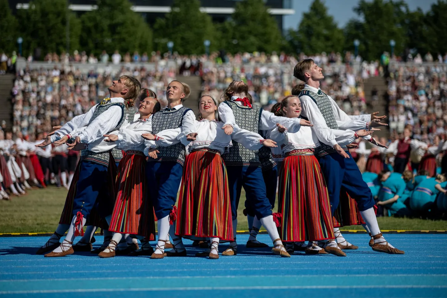 Ainsa pettumuse osaliseks võisid tantsuõpetaja sõnul saada mõningad õpilased, kes ei saanud oma rühmaga koos tantsida ning pidid liituma näiteks mõne teisega.