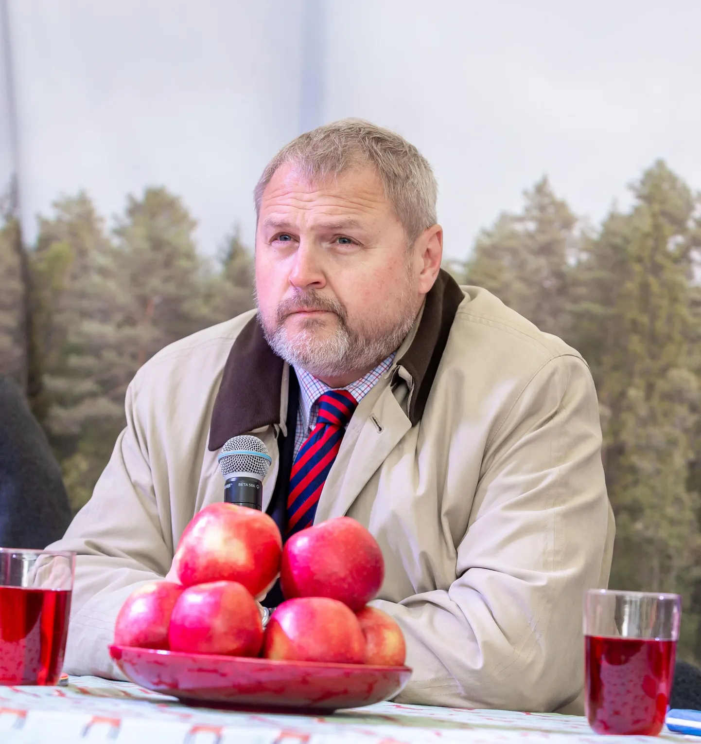 Riho Terras on valmis Euroopa ­Parlamendis kaasa rääkima välis- ja julgeoleku­poliitika küsimustes, kuid lubab iga ­vajaliku muu teema endale selgeks teha.