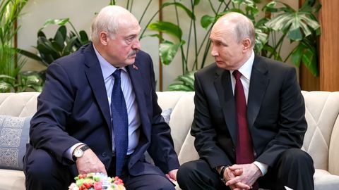 Venemaa survestab Valgevenet, üritab Ukraina vastu uut rinnet avada