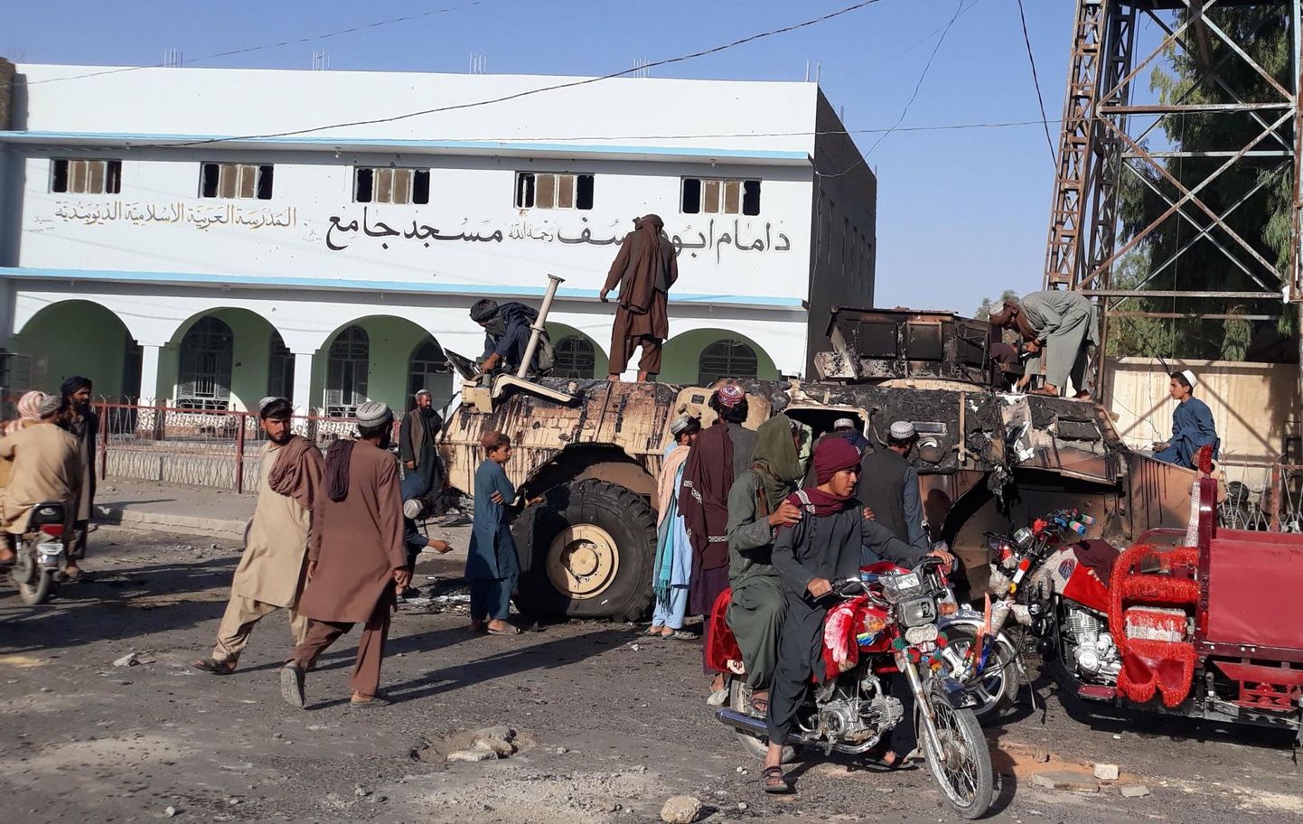 Talibani võitlejad pärast võitu Lashkar Gah&#39;s. 