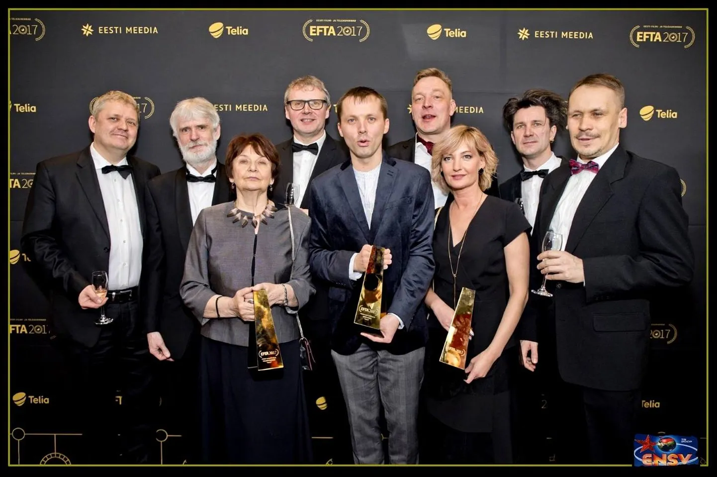 EFTA 2017 parim teleseriaal «ENSV» (ERR). Fotol ees keskel Helene Vannari ja Argo Aadli.