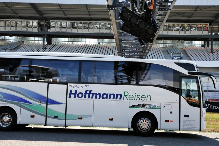Buss, mille juht tähelepanematusest tuledele otsa sõitis.