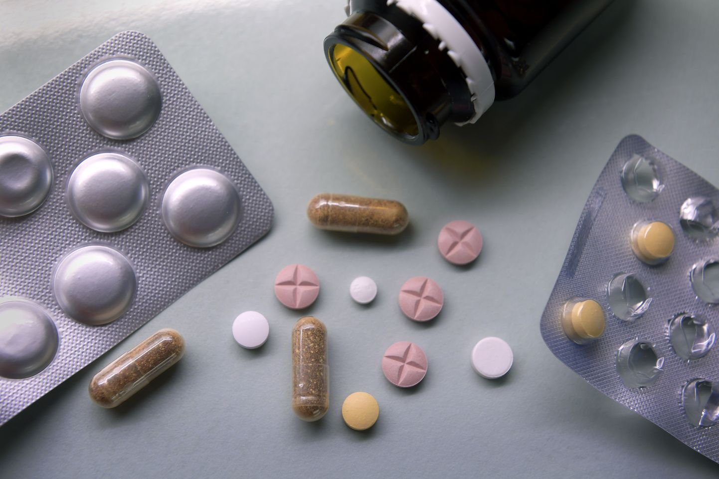 Antikolinergiliste ravimite hulka kuulusid näiteks osad antidepressandid ja põieravimid.