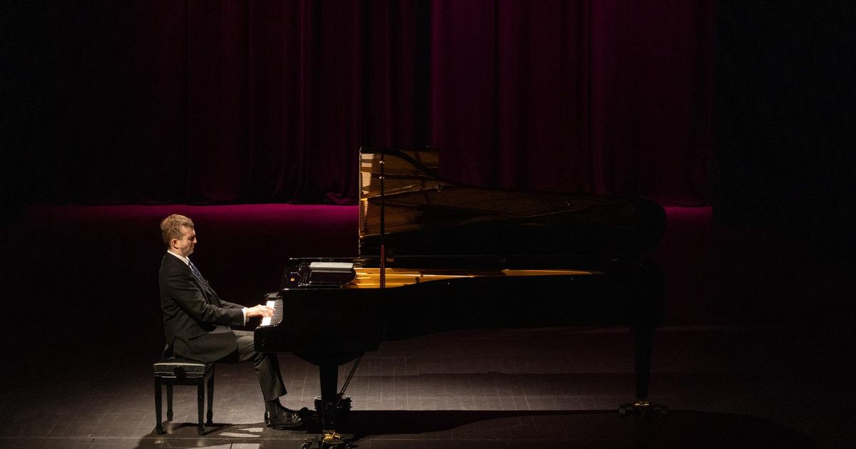 INTERVJUU ⟩ Pianist Sten Lassmanni teekond Heino Elleri klaveriloominguga INTERVJUU ⟩ Pianist Sten Lassmanni teekond Heino Elleri klaveriloominguga