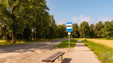 V Alūksnes novadu so prekinili nekatere avtobusne linije