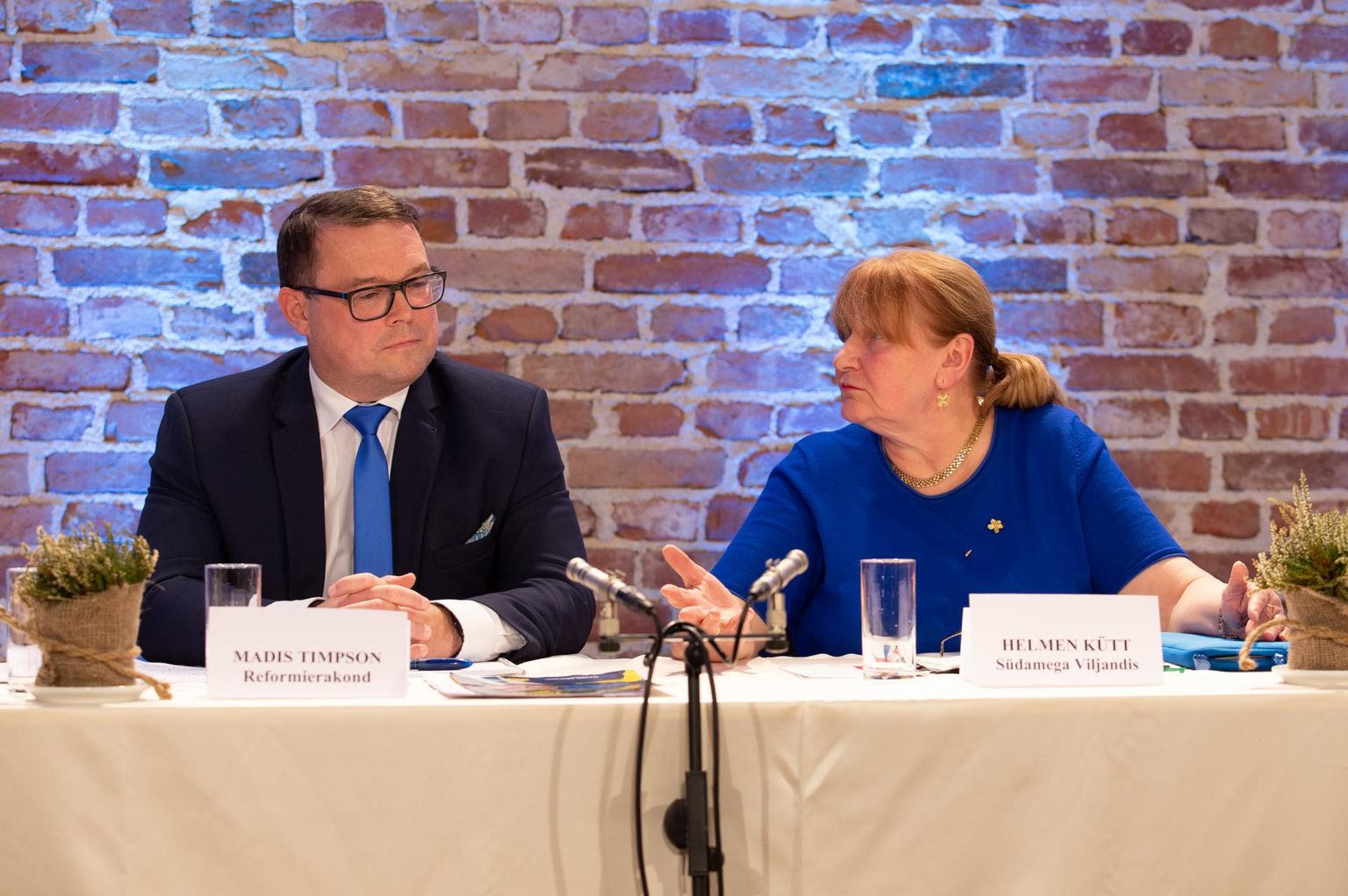 Reformierakond ja valimisliit kaaluvad praegu mõlemad oma võimalusi. Pildil Madis Timpson ja Helmen Kütt 11. oktoobri linnapeakandidaatide debatil.