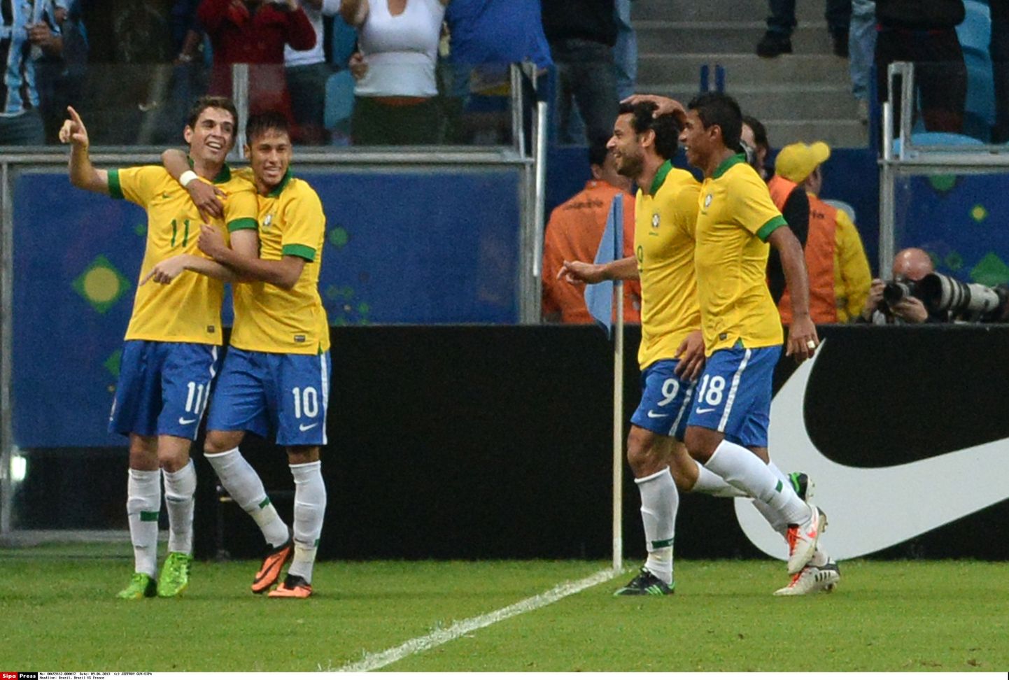 Brasiilia jalgpallikoondislased juubeldamas