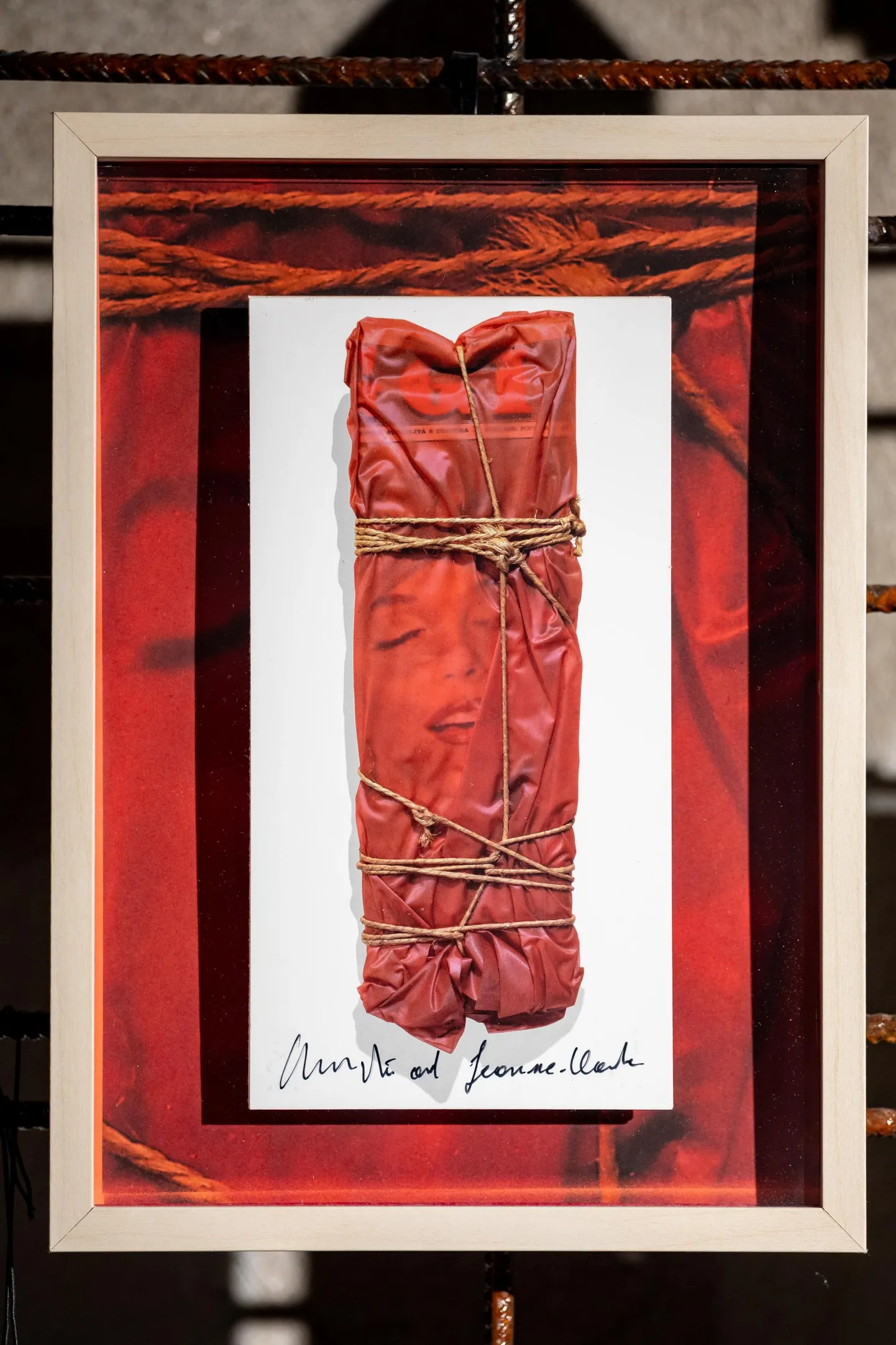 Christo ja Jeanne-Claude'i «Wrapped Magazine (Marilyn Monroe)» (1963/2001) PoCos.
