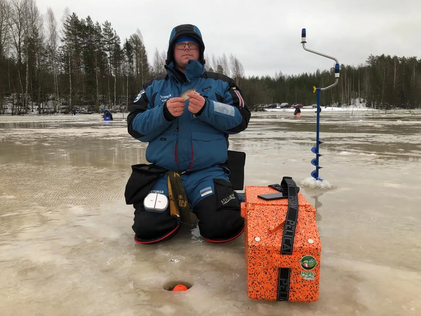 Võistluspüügiga tegeleva Hanno Veldemanni sõnul on jääpüügil suur roll varustusel, näiteks kvaliteetsel talikombenisoonil ja ritvadel.