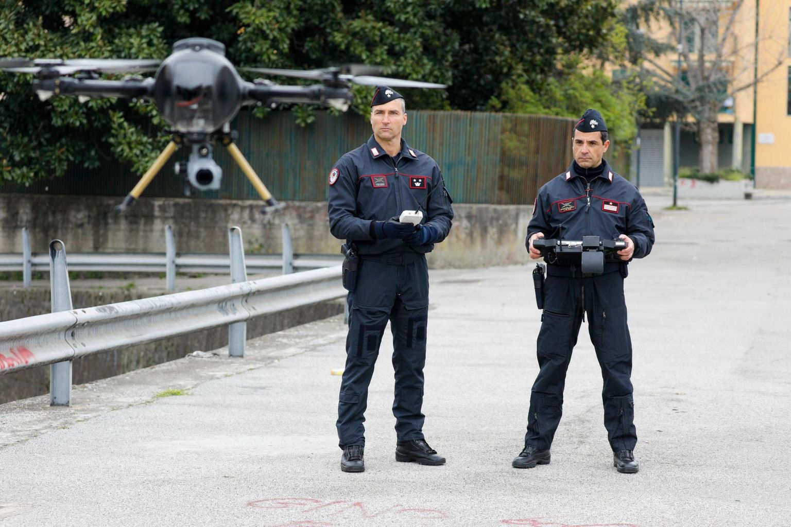 Itaalia karabinjeerid võtsid kasutusele droonid kontrollimaks, et inimesed ei kogune mitmekesi tänavatel ja parkides.