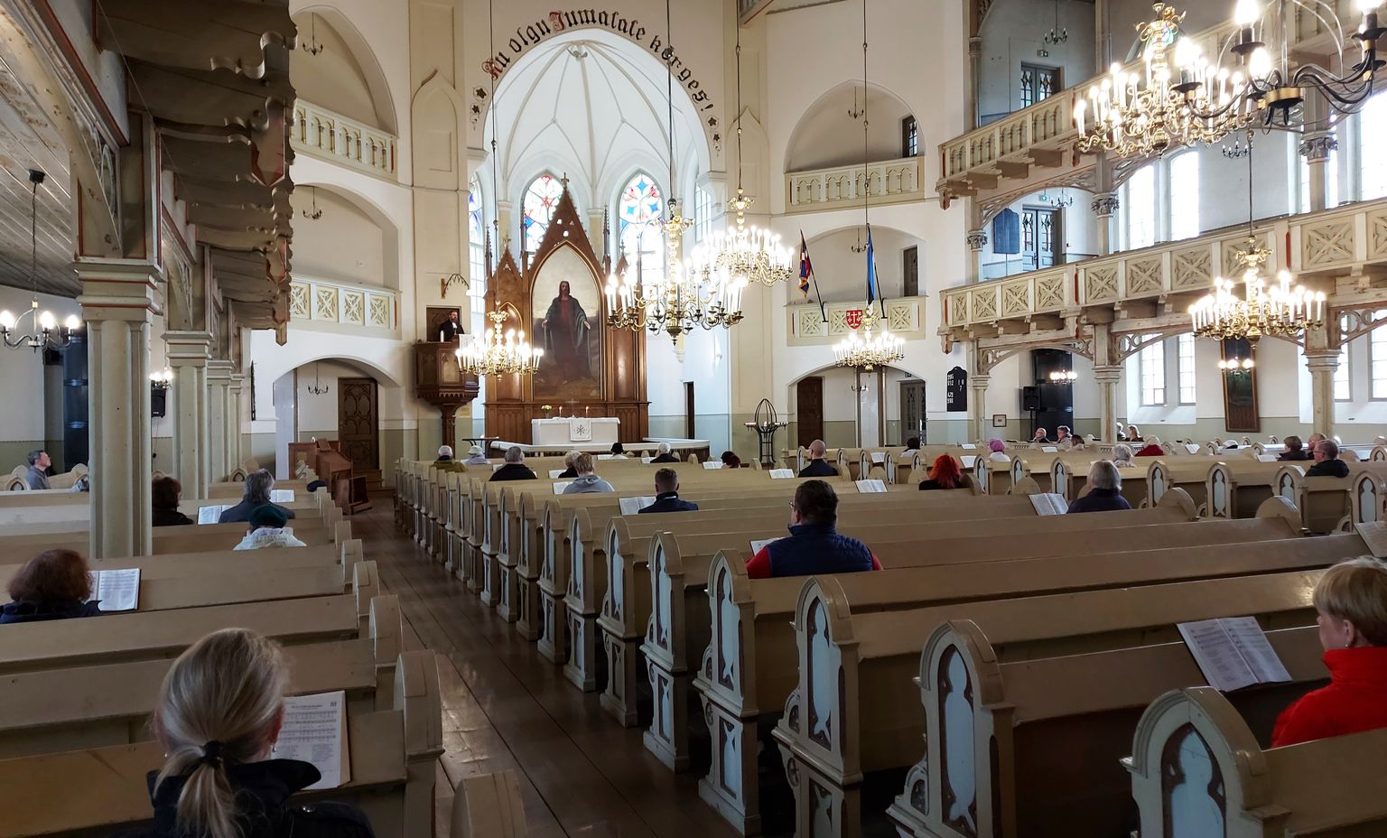 Jumalateenistus Tartu Peetri kirikus 17. mail. Kantslis peab jutlust õpetaja Ants Tooming.